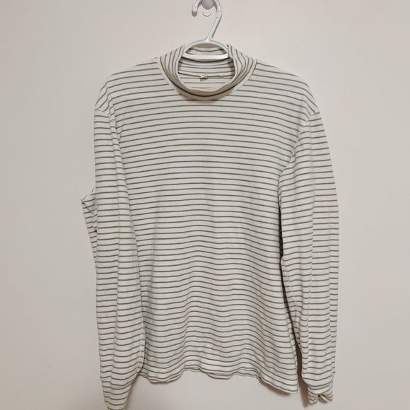 Clothes - Picture 3 of 10